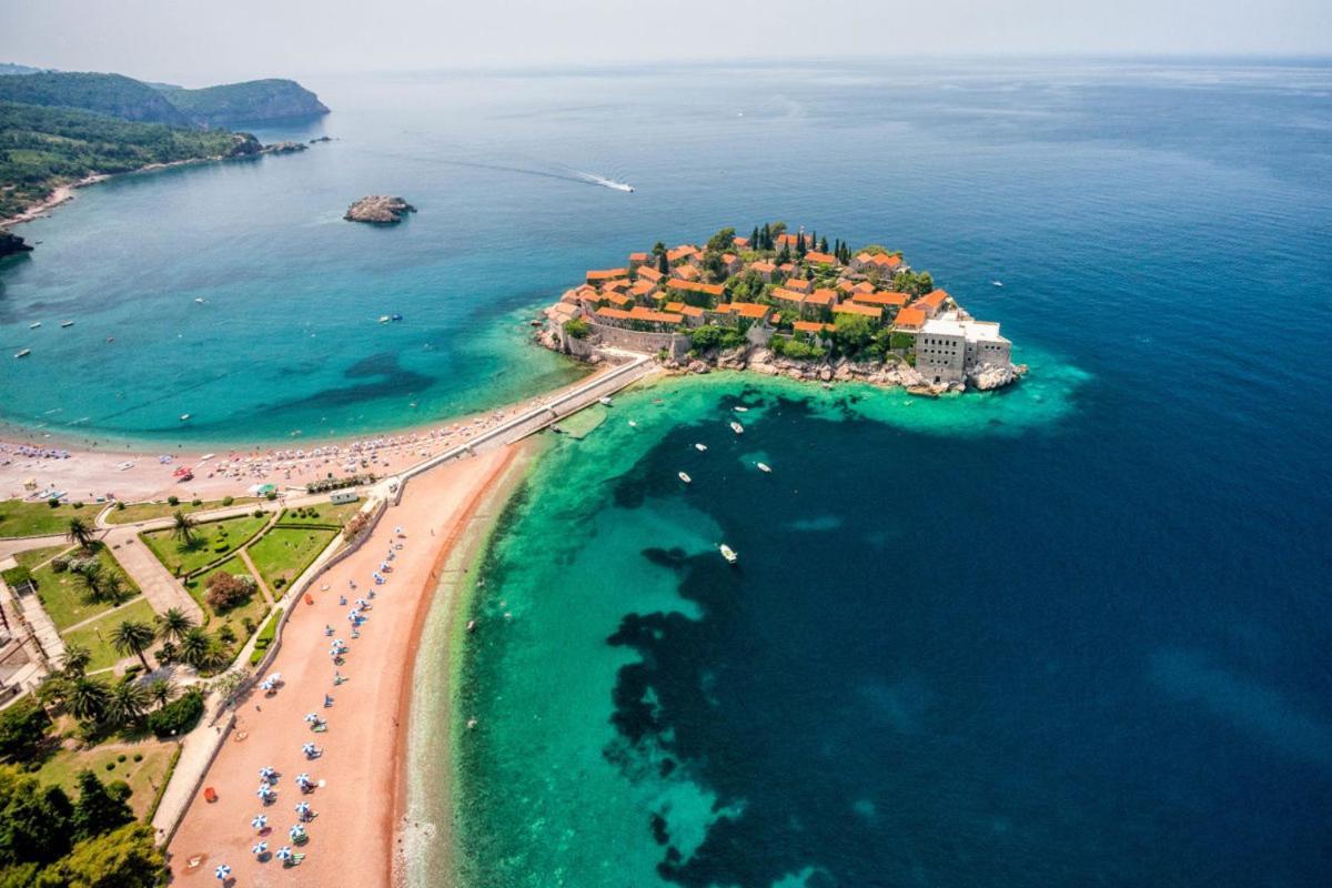 Bmv Room For 2-3 With Greenery View Sveti Stefan Dış mekan fotoğraf